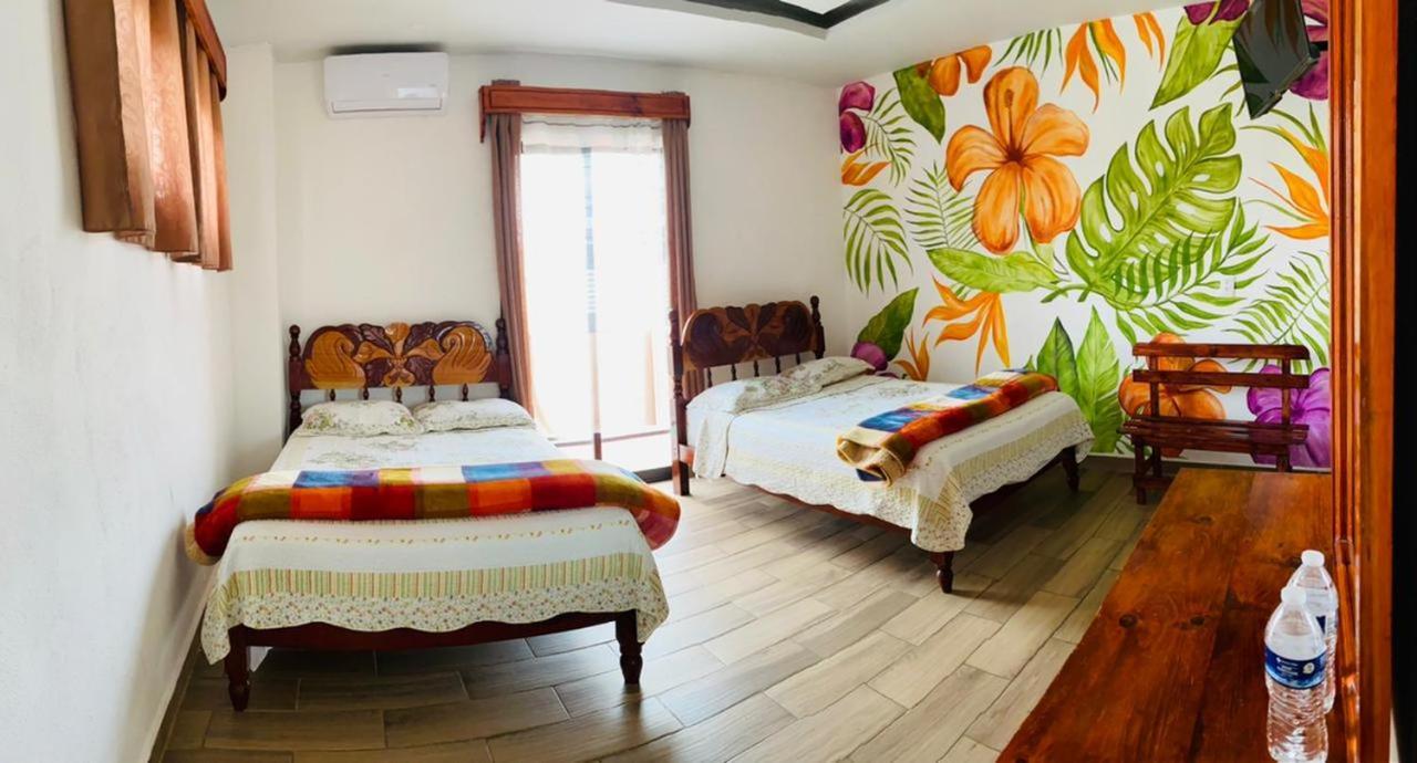 K&M Hotel Сілітла Екстер'єр фото