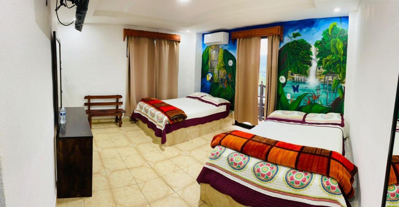 K&M Hotel Сілітла Екстер'єр фото