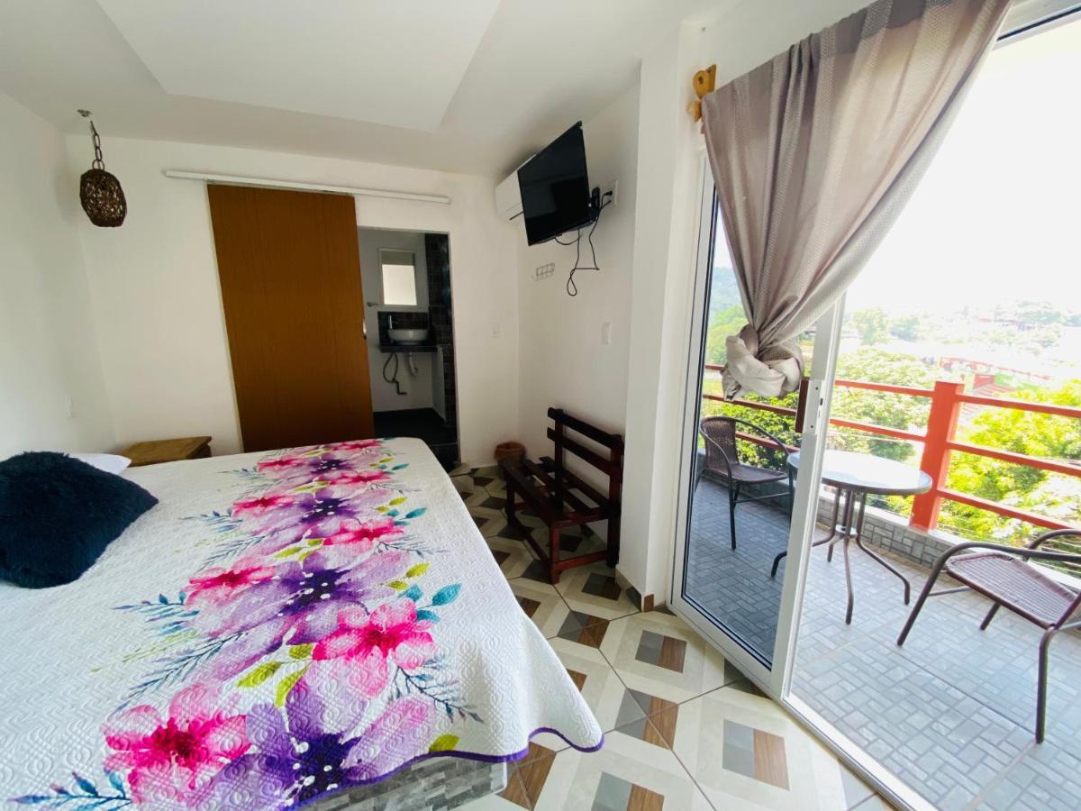 K&M Hotel Сілітла Екстер'єр фото