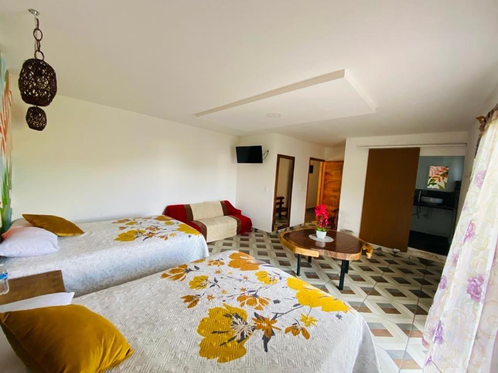 K&M Hotel Сілітла Екстер'єр фото